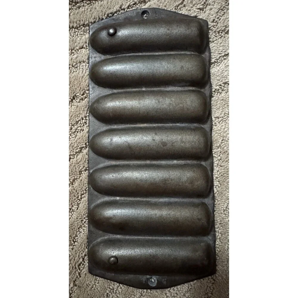 Wagner marked  “W” “1” cast iron 7 corn stick pan
